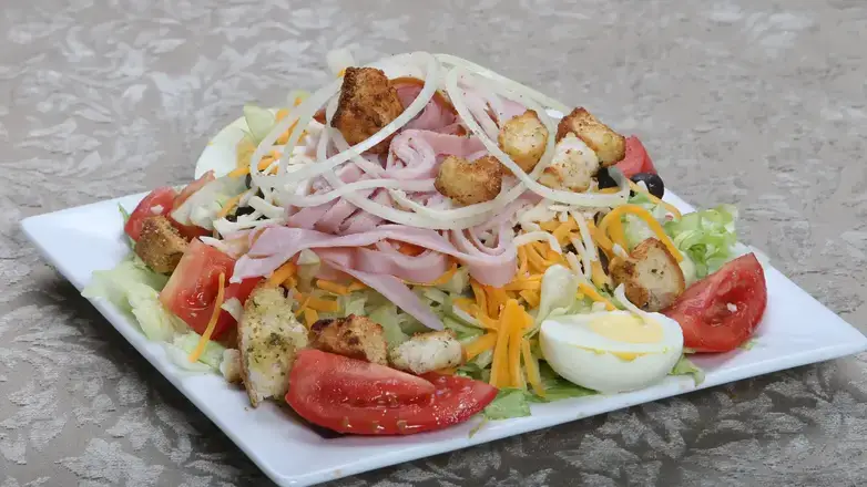 Order Chef Salad food online from Zeppe'S Pizzeria store, Middlefield on bringmethat.com