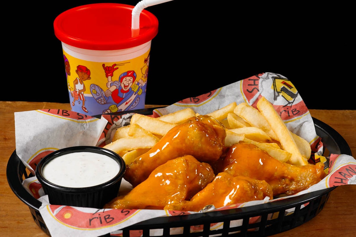 Order KIDS WINGS food online from Shanes Rib Shack store, Athens on bringmethat.com