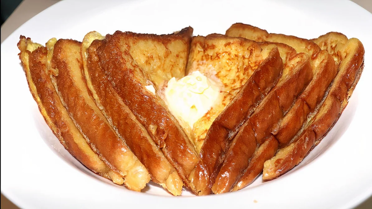 Order French Toast food online from Lee Family Deli store, Camden on bringmethat.com