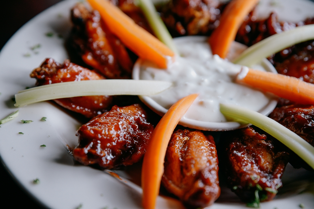 Order Chicken Wings food online from Valley Lodge Tavern store, Wilmette on bringmethat.com
