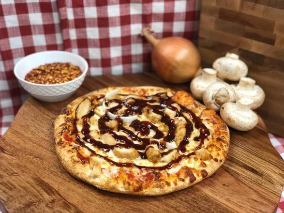 Order BBQ Chicken Pizza food online from Manny & Olga's Pizza store, Bethesda on bringmethat.com