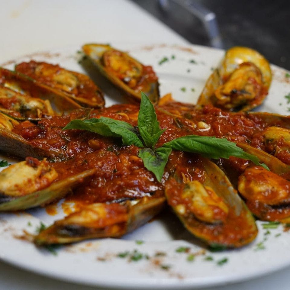 Order Mussels - Appetizer food online from Arelis Italian Restaurant store, Bethlehem on bringmethat.com