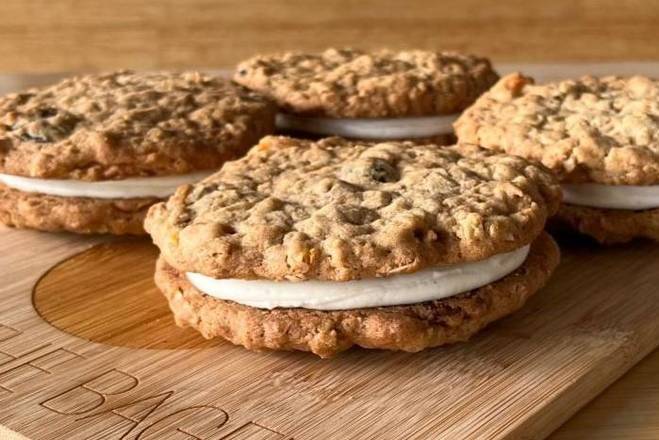 Order PNW Oatmeal Dream Pie food online from Seize The Bagel store, Vancouver on bringmethat.com