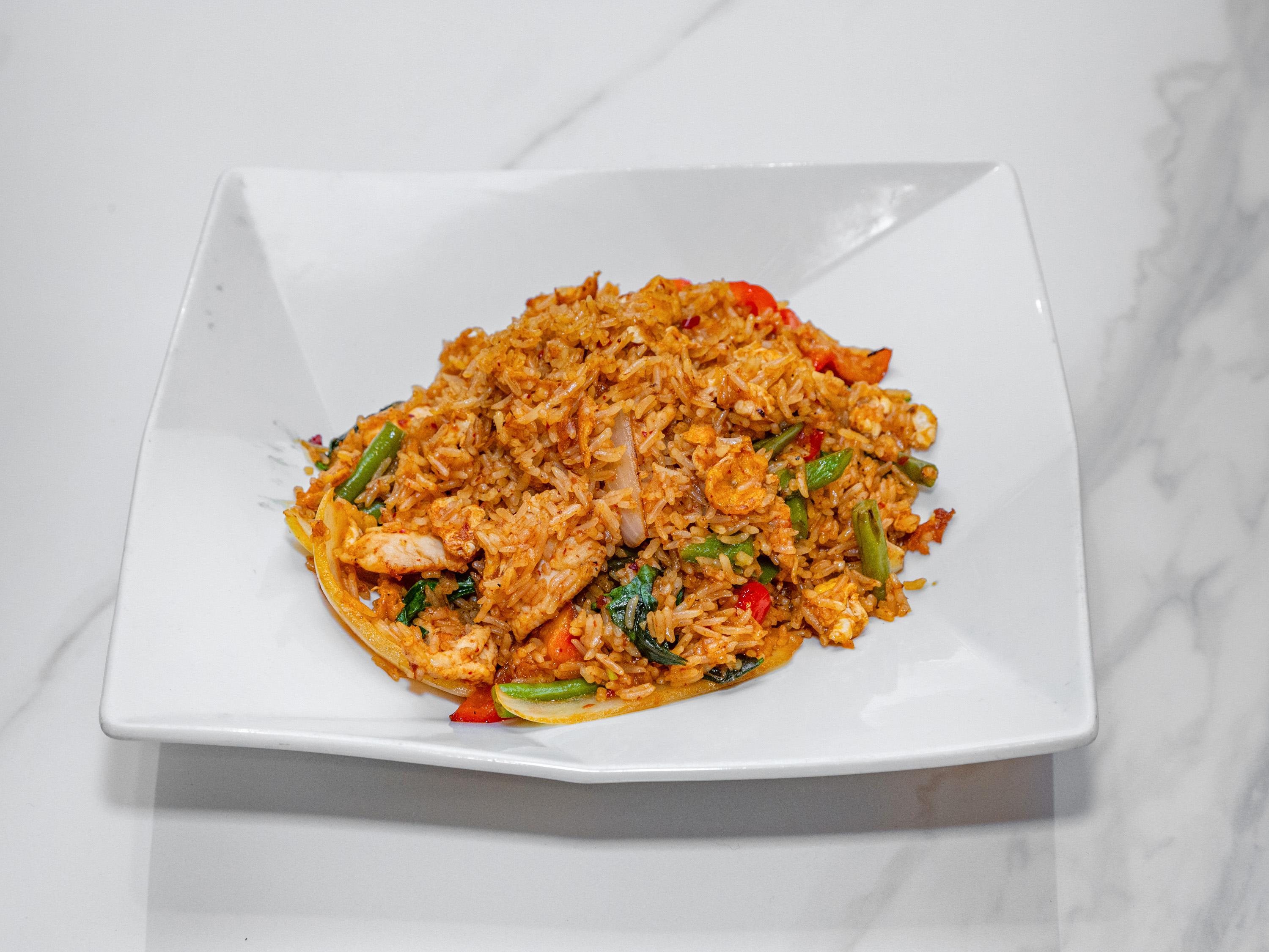 Order Drunken Fried Rice food online from Siwa Thai Restaurant store, Woodbridge on bringmethat.com
