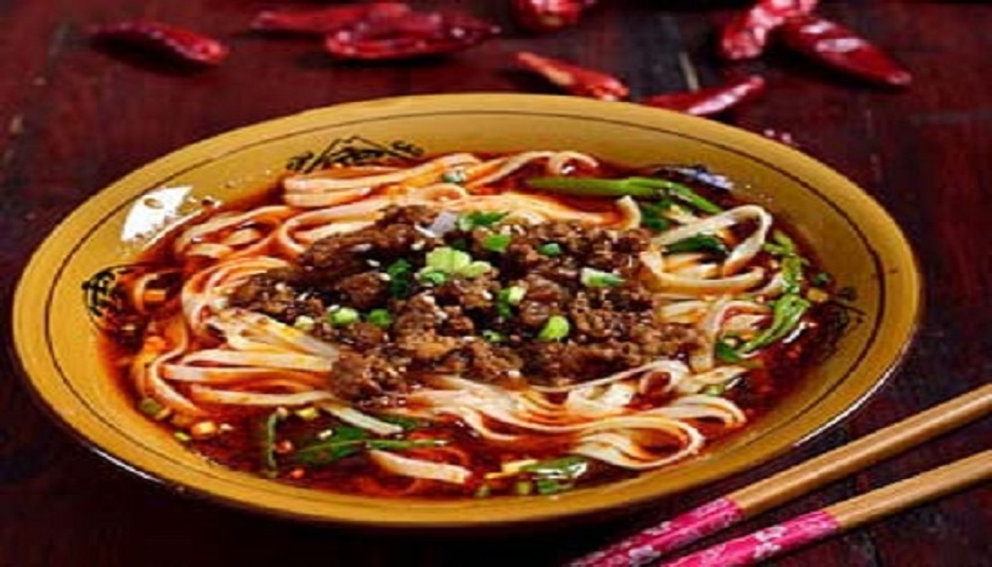 Order Spicy Noodle Soup with Mixed Sauce红汤杂酱面 food online from Sichuan Tasty store, San Francisco on bringmethat.com