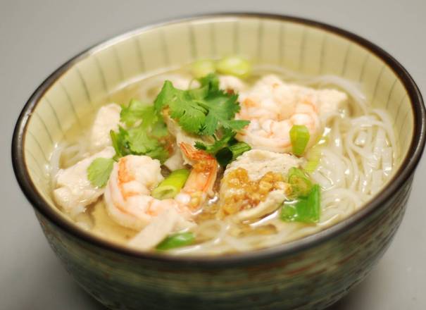Order Noodle Soup food online from Thai Taste store, Los Angeles on bringmethat.com