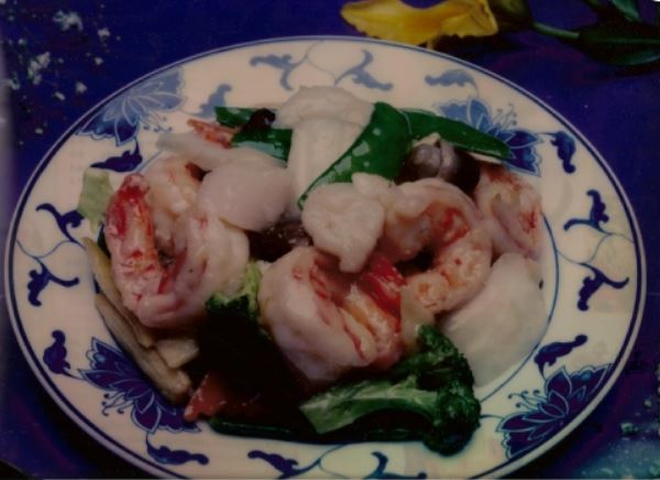Order S1. Seafood Delight food online from China Garden store, Waukegan on bringmethat.com