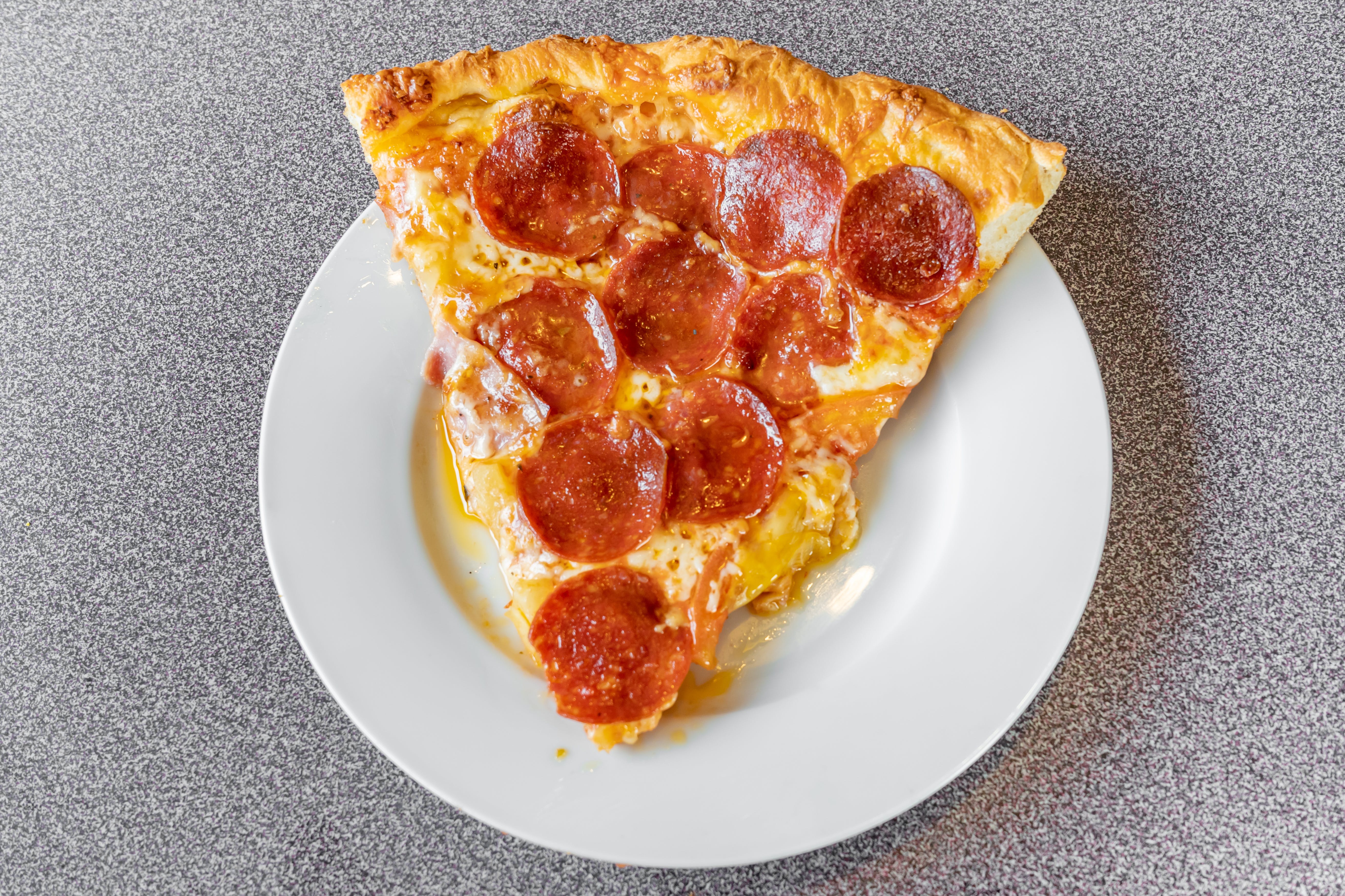 Order Pepperoni Pizza - Small (6 Slices) food online from Arlington House of Pizza store, Arlington on bringmethat.com