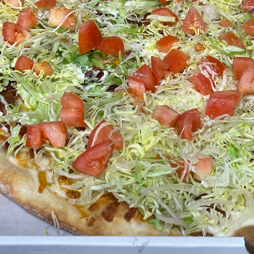 Order Personal BLT Pizza - Personal food online from Davila's Pizza & Restaurant store, Hackettstown on bringmethat.com
