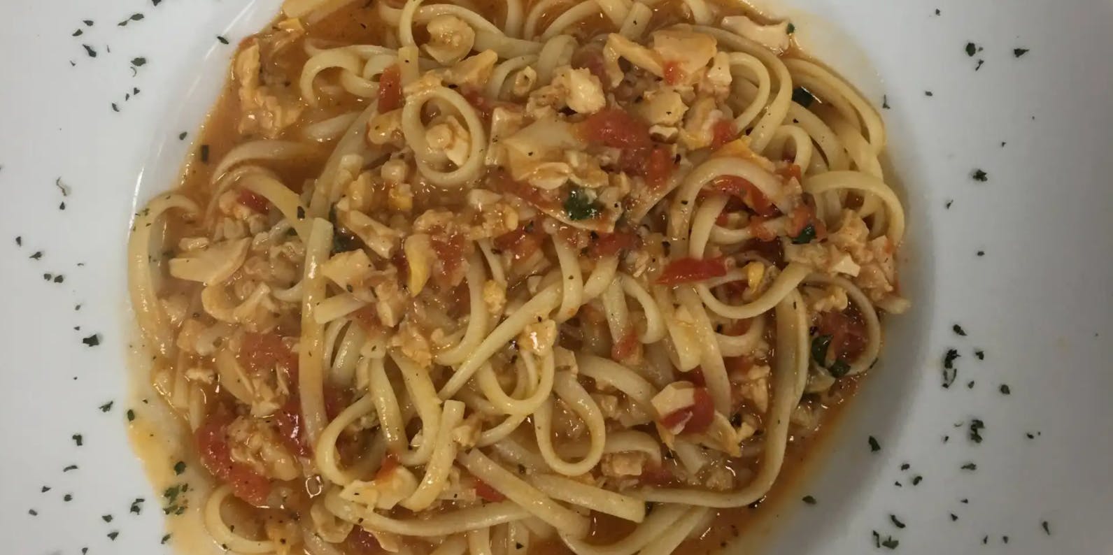 Order Linguine & Clams - Entree food online from Tuscany Italian Bistro store, Lake Worth on bringmethat.com