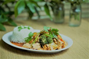 Order 25. Cashew Stir-Fry food online from Thai Wok-In & Go store, Dallas on bringmethat.com