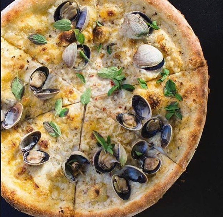 Order Pizza - Clam food online from Tarry Lodge Pizza store, Westport on bringmethat.com