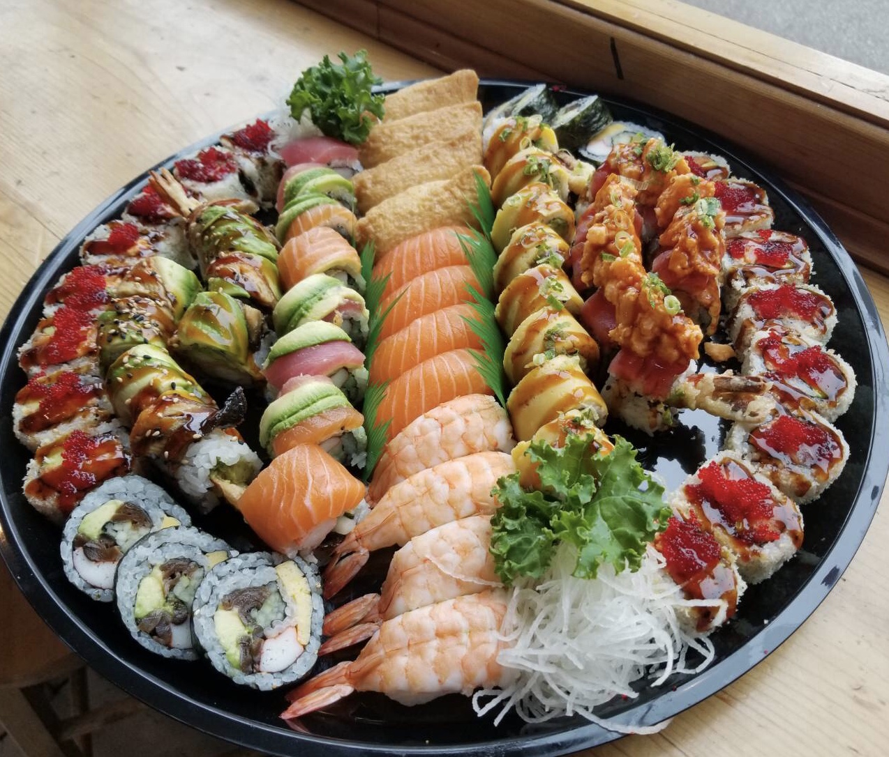 Order Diamond Tray food online from Nori Sushi store, Chicago on bringmethat.com