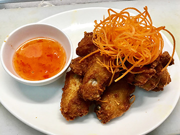 Order Chicken Wings food online from Prik Thai Kitchen store, Astoria on bringmethat.com