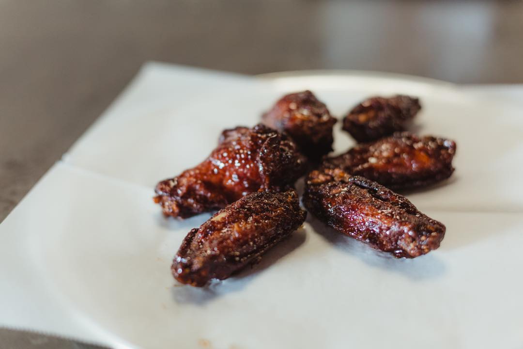 Order Traditional Wings food online from Slow Rise Slice House store, Waco on bringmethat.com