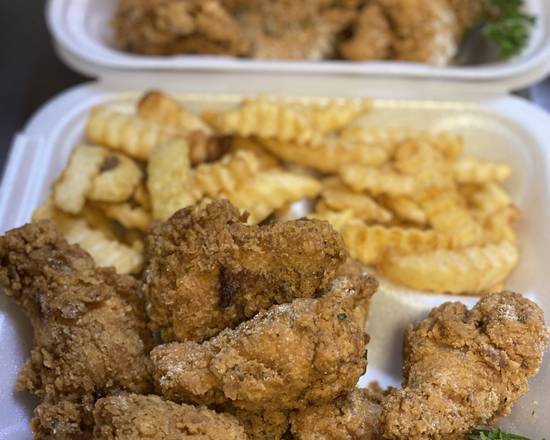Order Ten Pieces Chicken Wings food online from Dessence Cafe store, East Point on bringmethat.com