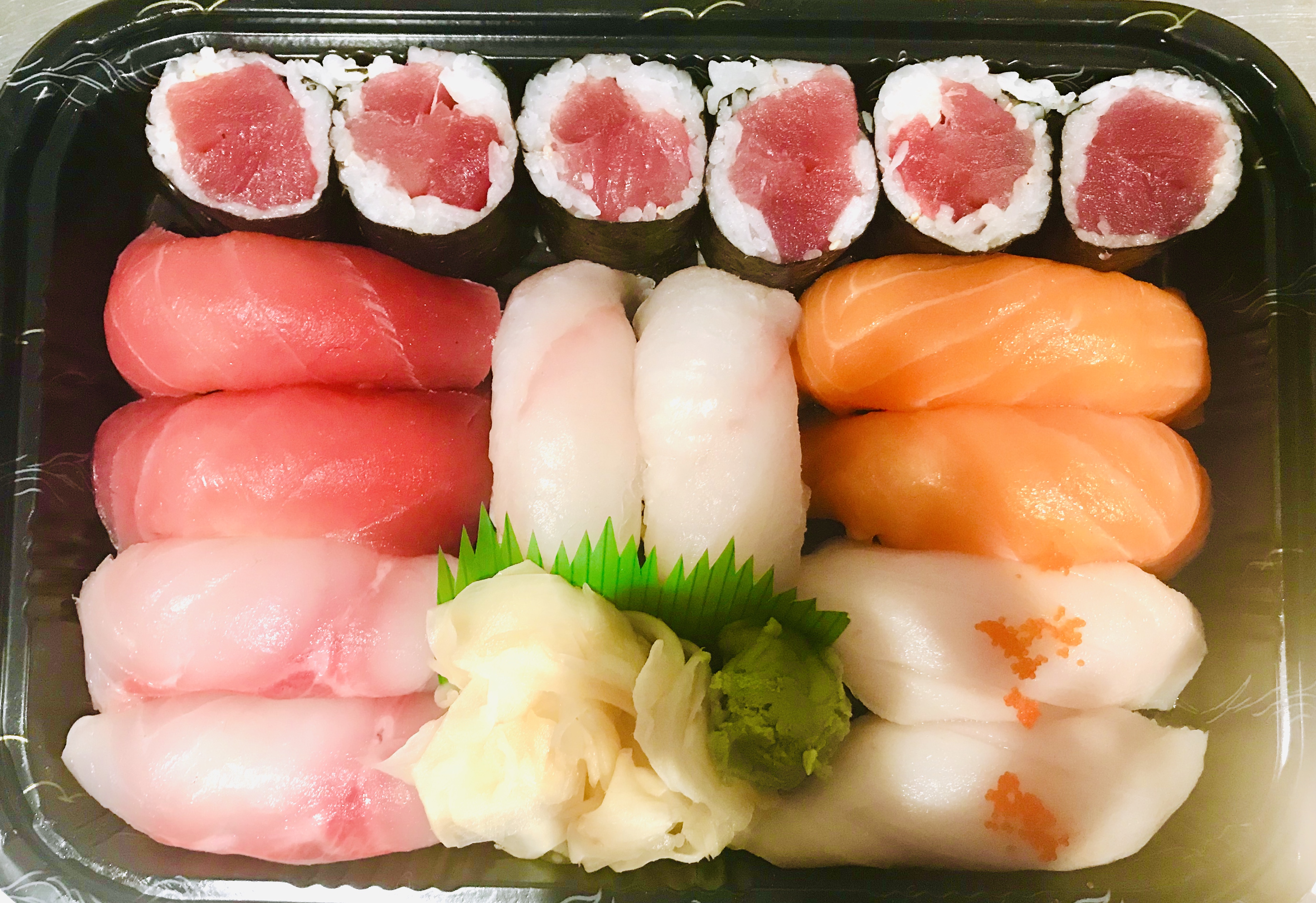 Order 44. Sushi Deluxe food online from Thai Lemongrass & Sakura Sushi store, New York on bringmethat.com