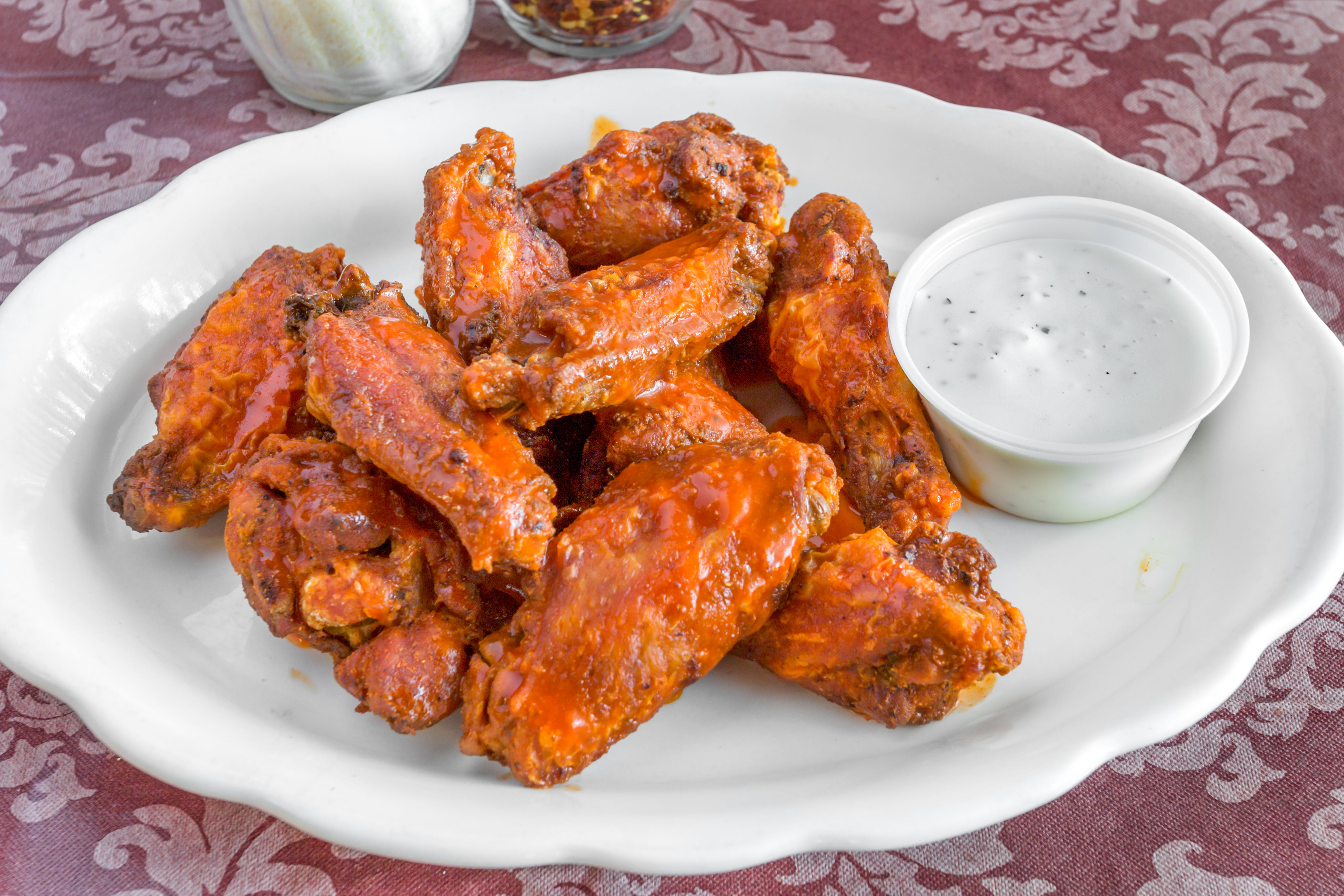 Order Wings - 10 Pieces food online from Fratelli Pizzeria & Cafe store, Bethlehem on bringmethat.com