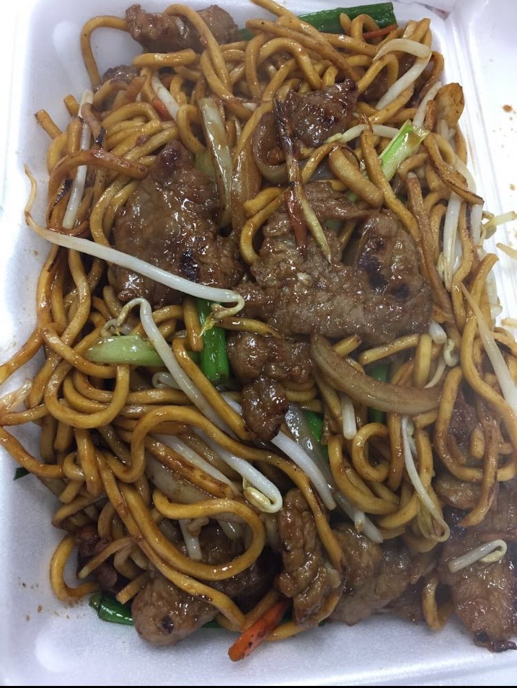 Order Beef Lo Mein food online from Chop Suey Huang store, Chicago on bringmethat.com