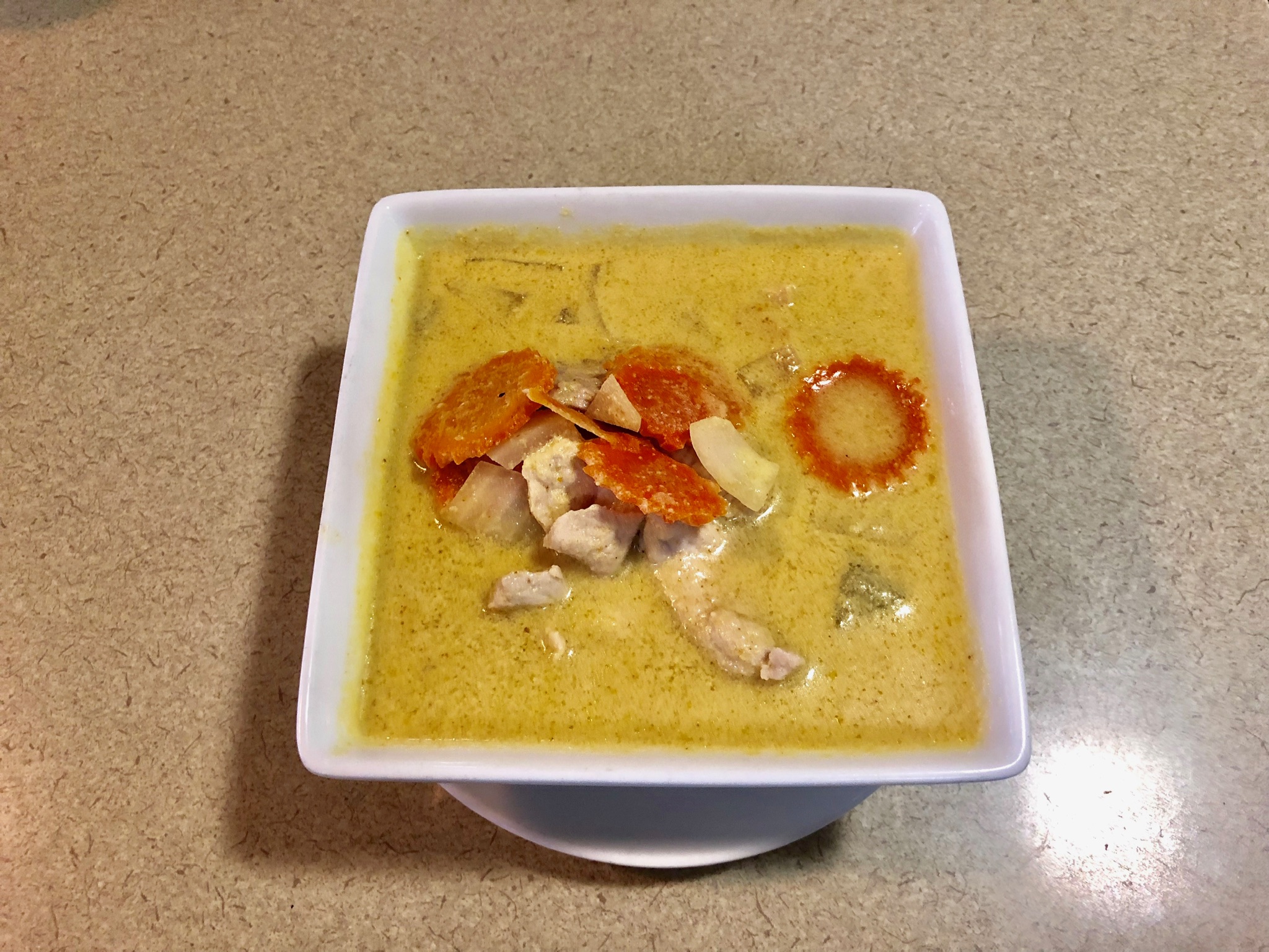 Order Yellow Curry food online from Noodle N Thai store, Springfield on bringmethat.com