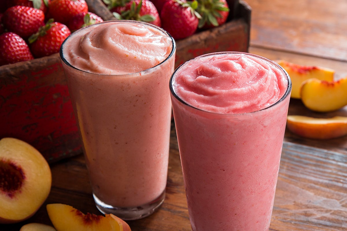 Order Strawberry Tsunami Smoothie food online from Kneaders Bakery & Cafe store, Chandler on bringmethat.com