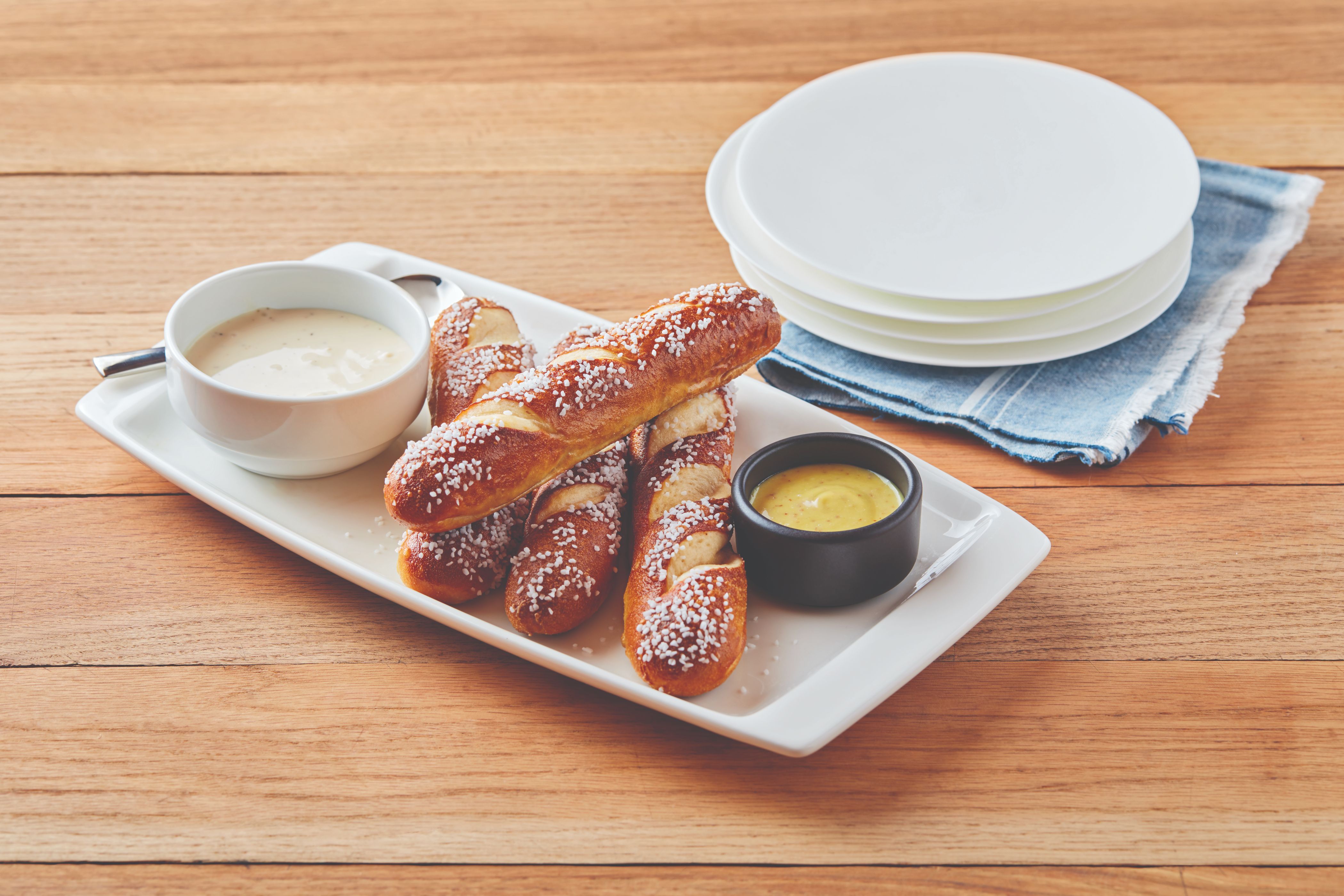 Order Brew Pub Pretzels and Beer Cheese Dip food online from Applebee store, Erie on bringmethat.com
