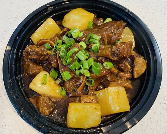 Order Beef Briske (牛腩煲) food online from Chopstick Chinese store, Cleveland on bringmethat.com