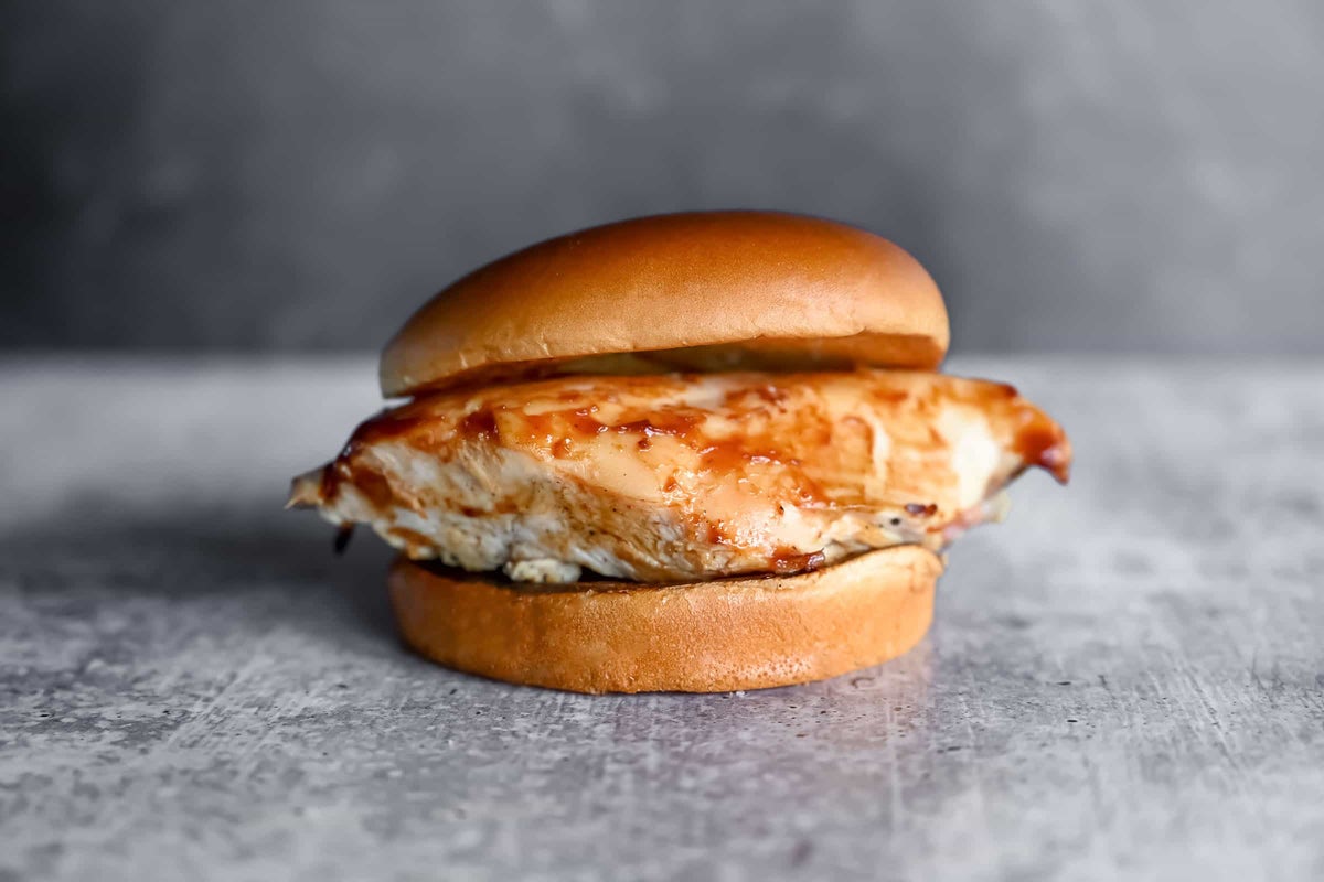 Order Smoked Chicken Sandwich food online from City Barbeque Durham store, Durham on bringmethat.com