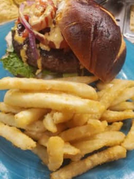 Order 8 oz burger w/ french fries food online from Yalla Teaneck store, Teaneck on bringmethat.com