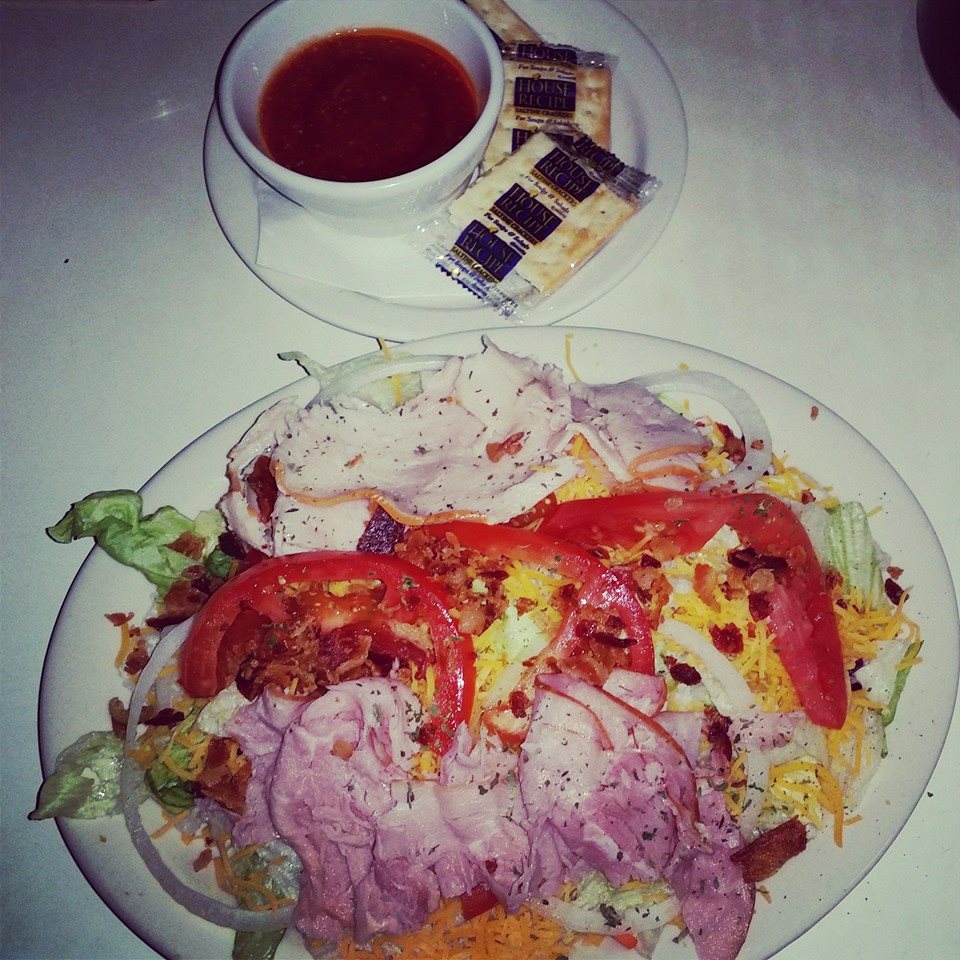 Order Chef Salad food online from Gator Eight Bar & Grill store, Kansas City on bringmethat.com