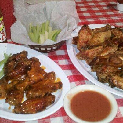 Order Slow Smoked Chicken Wings food online from J Miller's Smokehouse store, Woodstock on bringmethat.com