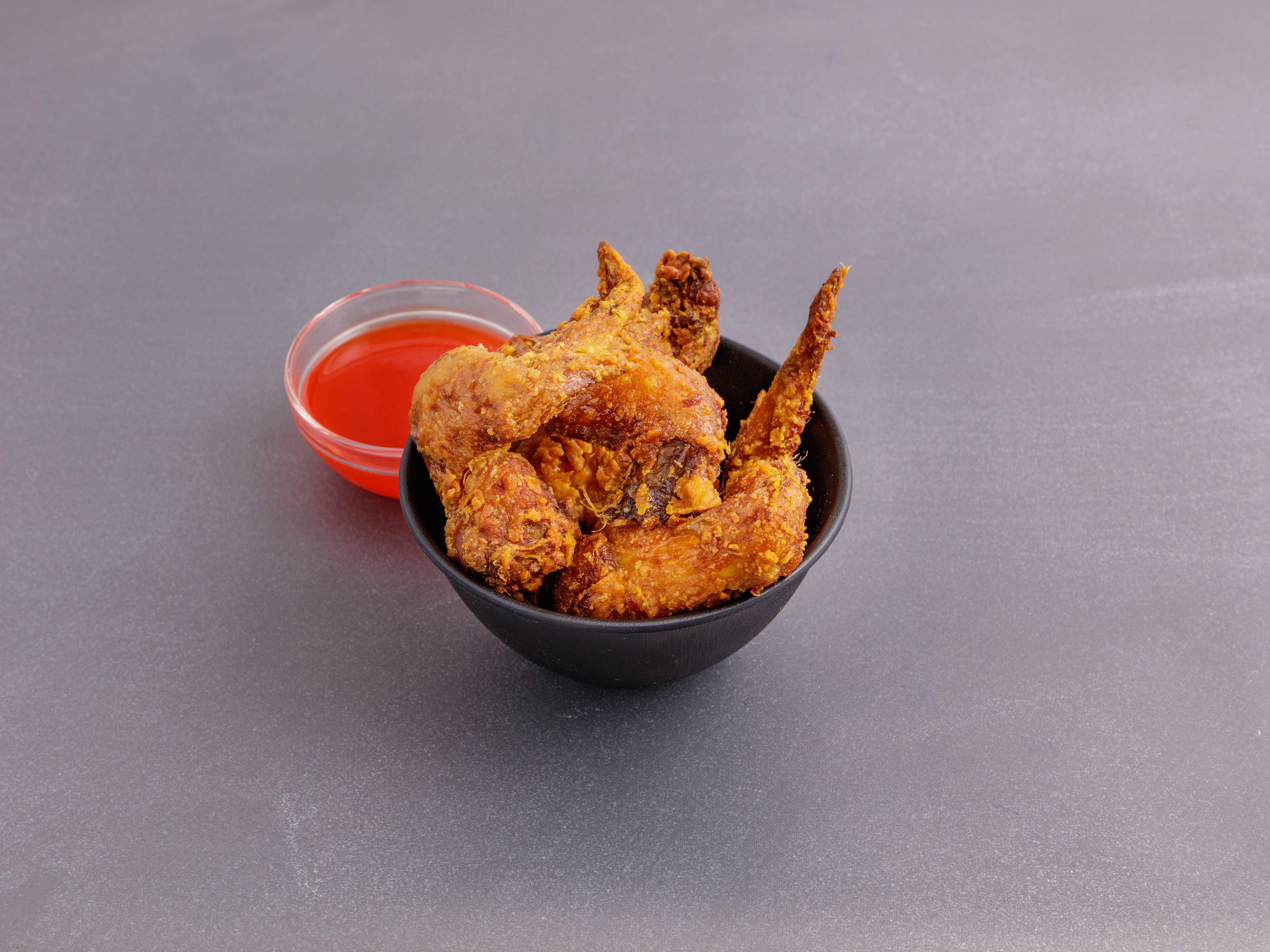 Order E1. Fried Chicken Wings (Plain) food online from Royal Chef store, Ewing on bringmethat.com