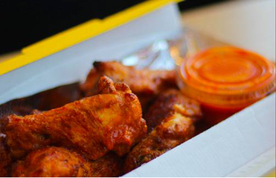 Order 6 Wings food online from Noble Roman store, Indianapolis on bringmethat.com
