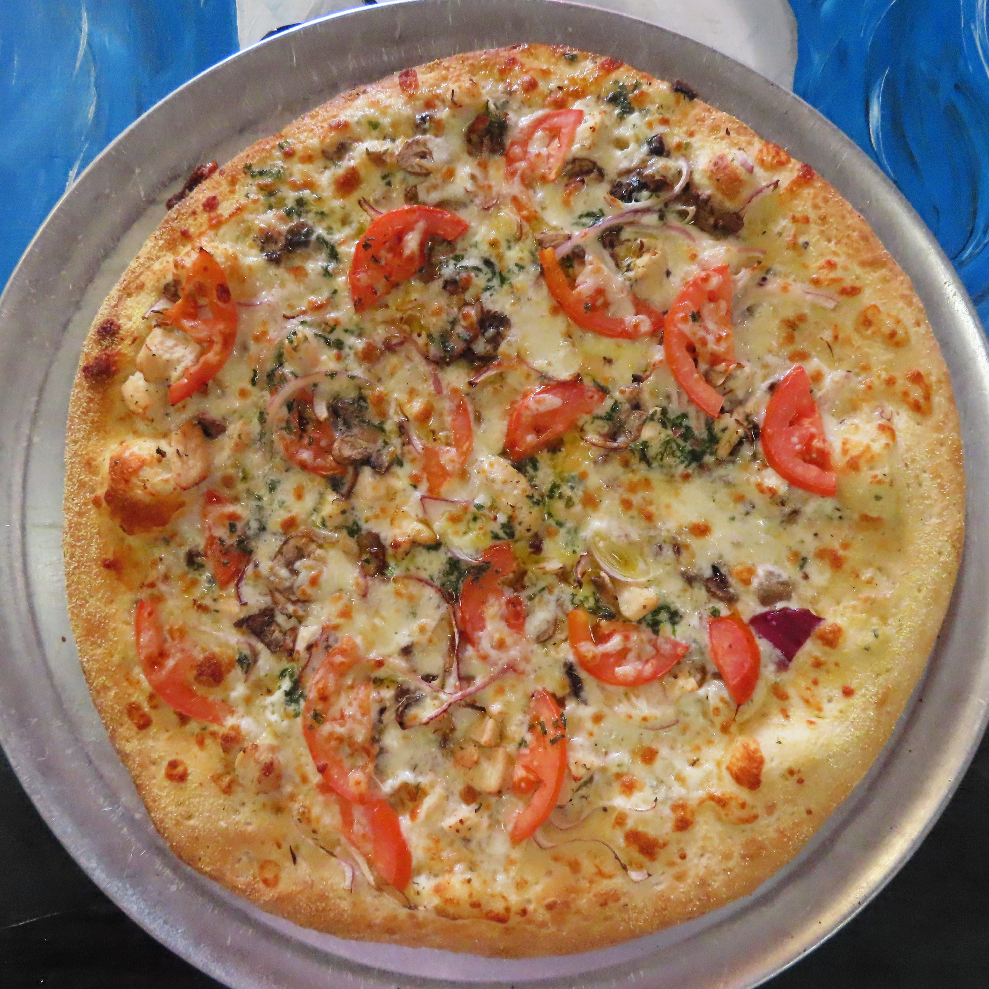 Order Grilled Chicken Alfredo Pizza - Medium 12" food online from The Pizza Guy store, Dallas on bringmethat.com