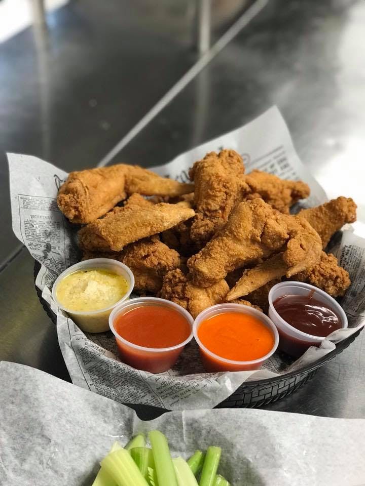 Order Naked Wings - 6 Pieces food online from Chasers Sports Bar & Grill store, Niles on bringmethat.com