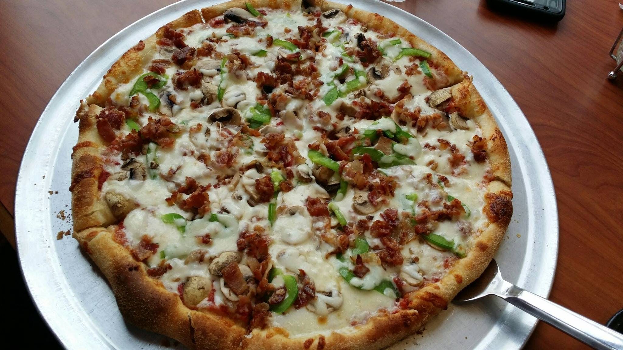 Order Chicken Bacon Ranch Pizza - Small 10'' (6 Slices) food online from The Amantinos Restaurant store, Jamaica Plain on bringmethat.com