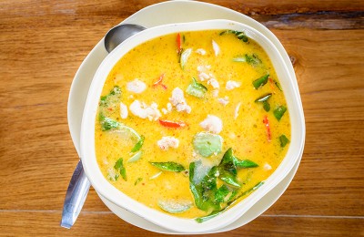 Order E02. Yellow Curry food online from Pho Vieng store, Fort Worth on bringmethat.com