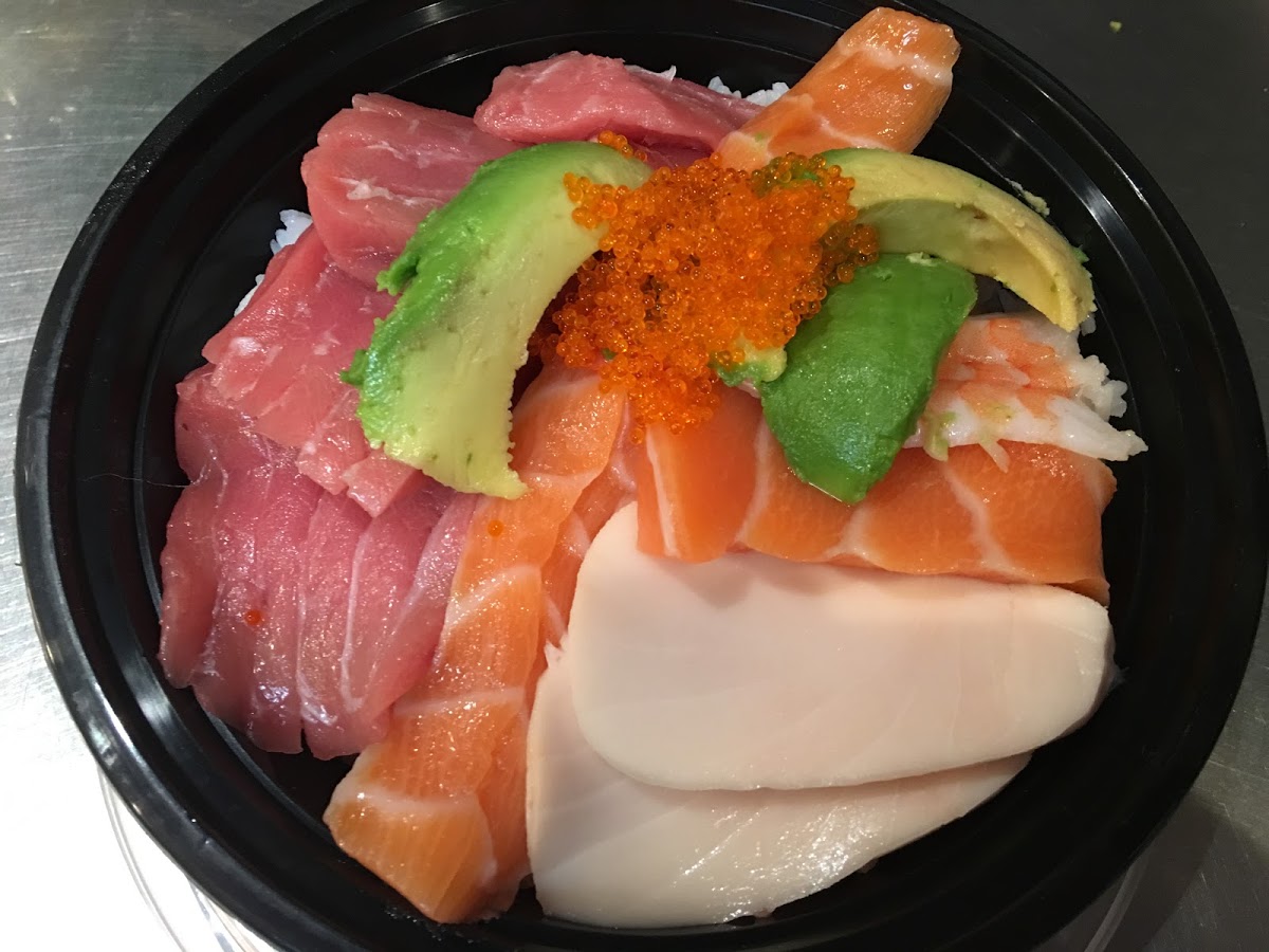 Order 41. Chirashi Sashimi food online from Sushi Kinta store, San Francisco on bringmethat.com