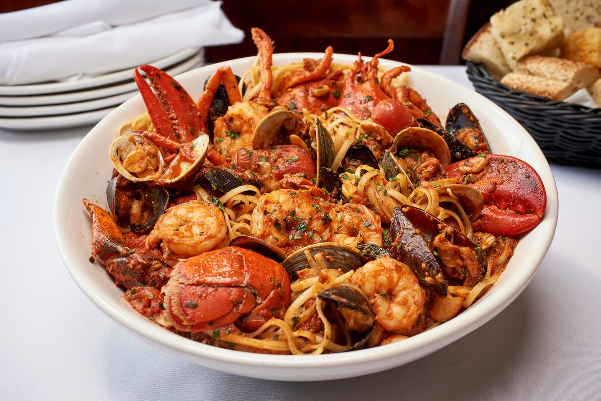 Order Mixed Seafood food online from Carmine's store, Atlantic City on bringmethat.com