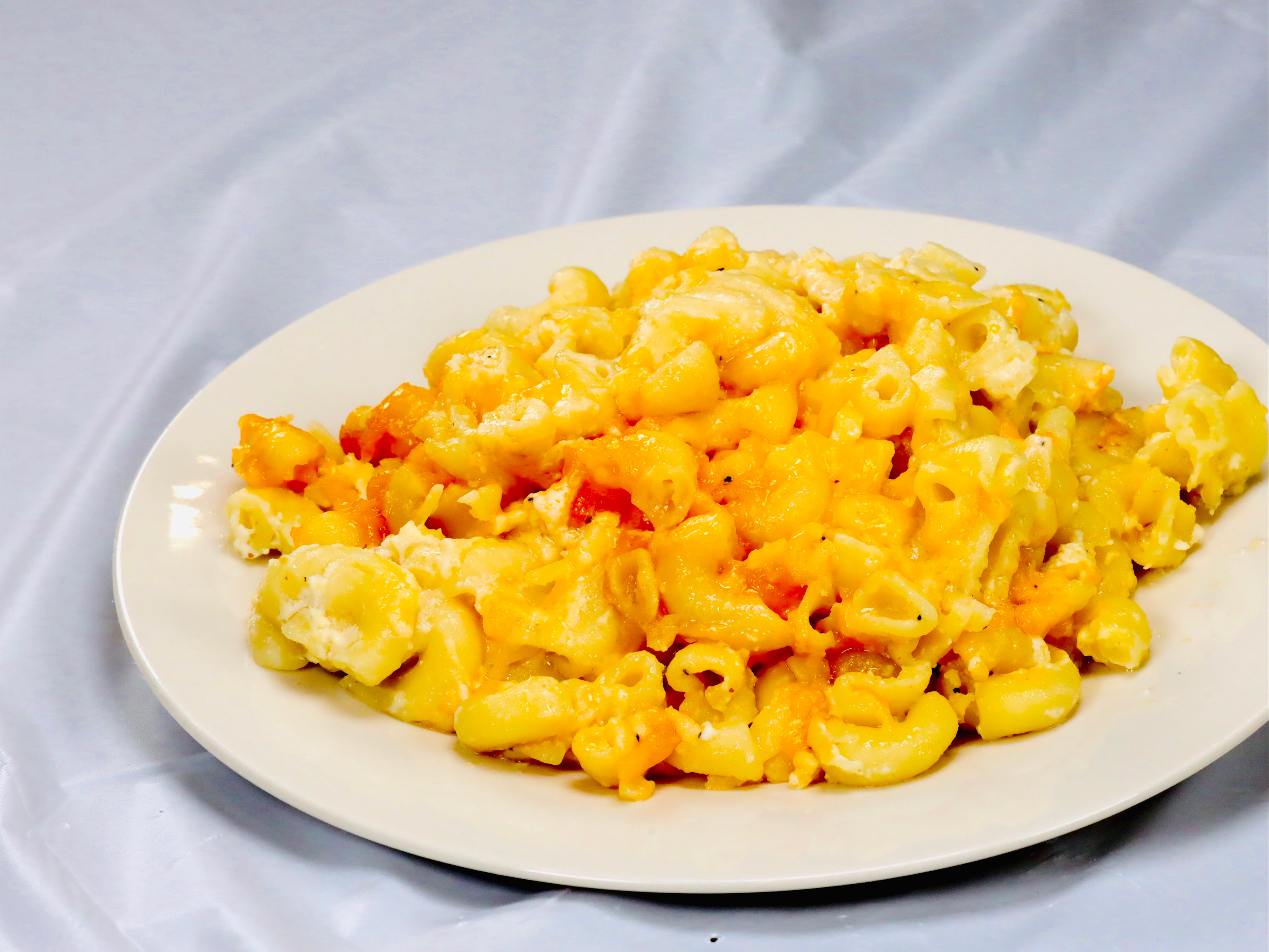 Order Mac & Cheese Large food online from Sam Sylks Chicken & Fish store, Cleveland on bringmethat.com