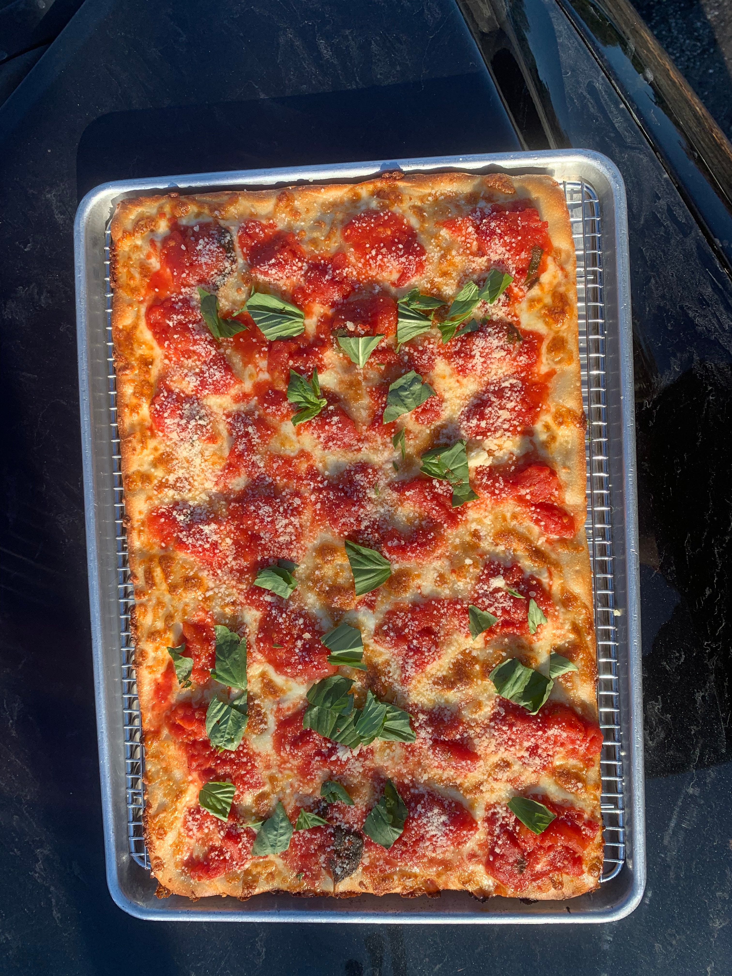 Order Margarita Pizza - Personal 12" (6 Slices) food online from Bonillas Pizza store, Wheatley Heights on bringmethat.com