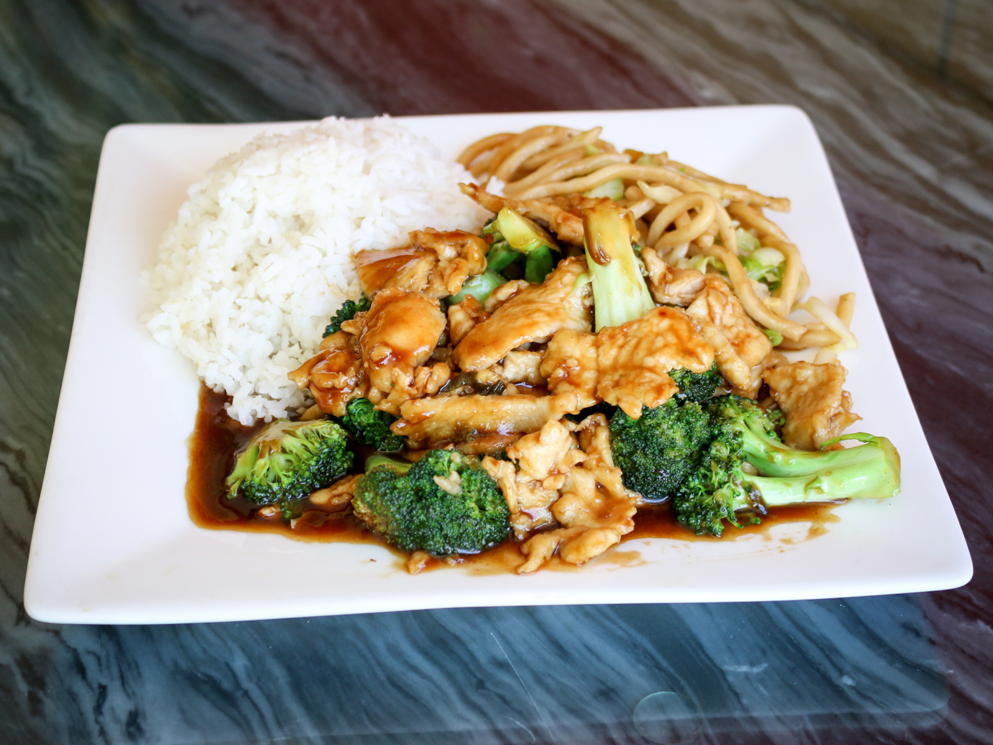 Order 4. Broccoli Chicken Combo Plate food online from Panda Garden store, Sacramento on bringmethat.com