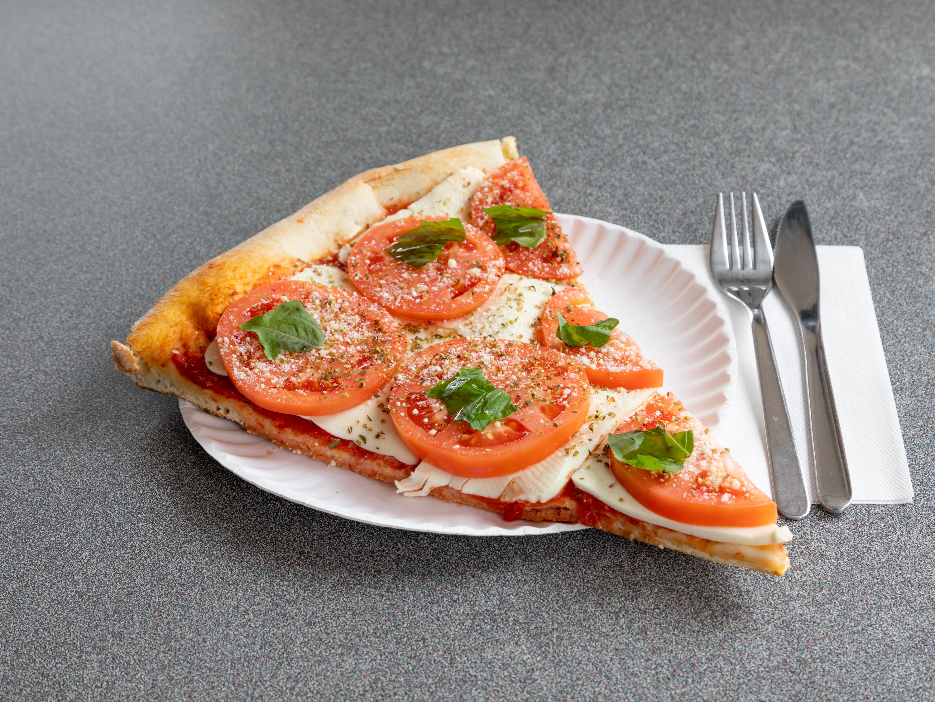 Order Fresh Mozzarella, Tomato and Olive Oil Pizza food online from Scala Pizza store, Mount Vernon on bringmethat.com