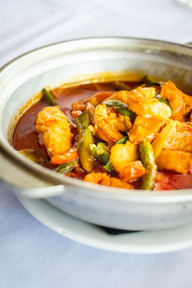 Order Claypot Curry Seafood food online from Belacan Grill store, Tustin on bringmethat.com