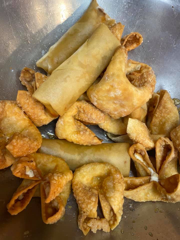 Order Crab Rangoon food online from New King Sea Restaurant store, Sioux City on bringmethat.com