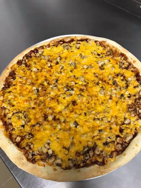 Order BBQ Chicken Pizza - Small 10'' food online from Giove's Pizza store, Trumbull on bringmethat.com