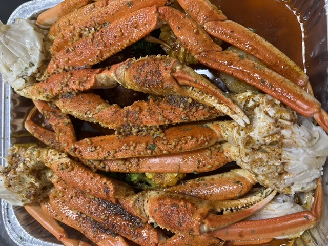 Order Snow Crab Legs 1 LB food online from Chinn's Chinese Restaurant store, Buffalo Grove on bringmethat.com