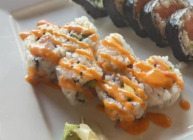 Order Spicy Salmon Roll food online from Kirin store, Columbus on bringmethat.com