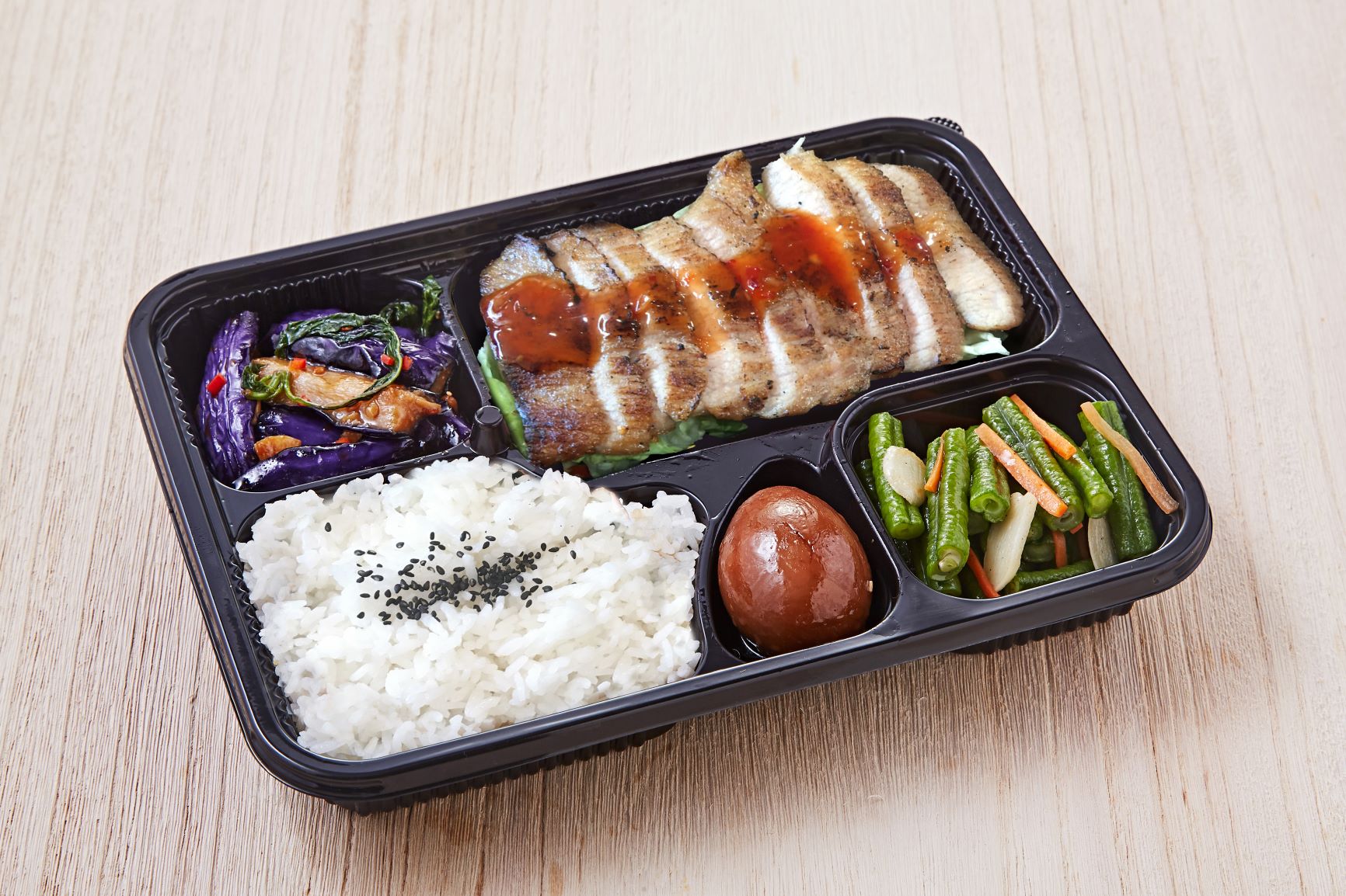 Order #R18 Grilled Snow Pork Bento food online from O2 Valley store, Cupertino on bringmethat.com