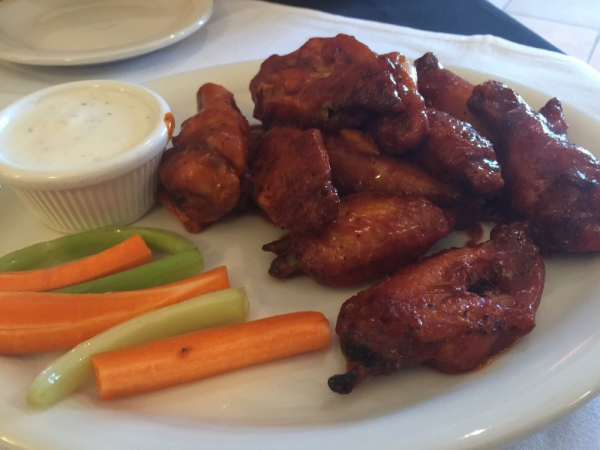 Order Wings food online from Fratelli's Pizza store, North Hills on bringmethat.com